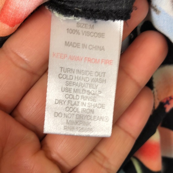 MINK PINK Black Floral Cutout Back Racerback Sleeveless Button Down Blou… - Picture 5 of 6